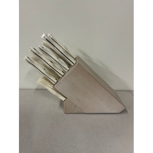 255 - Cutco 18 piece knife block