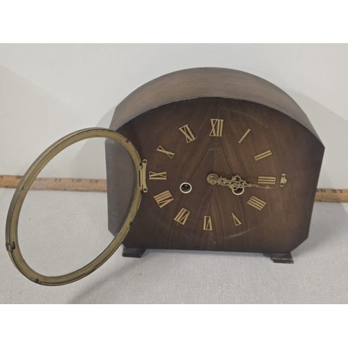 234 - Vintage Smiths mantle clock with pendulum (working)