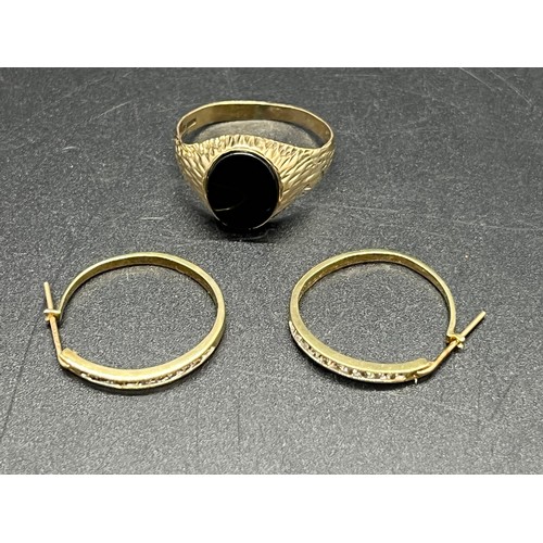 42 - 9ct gold onyx ring along with 10k earings 5 grams