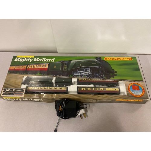 131 - Hornby mighty mallard electric train set boxed