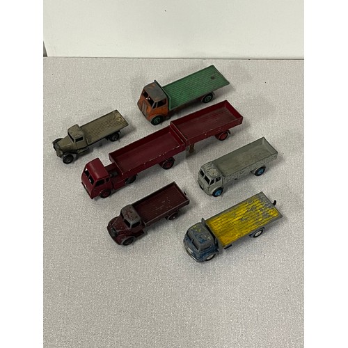 137 - 6 vintage dinky lorries