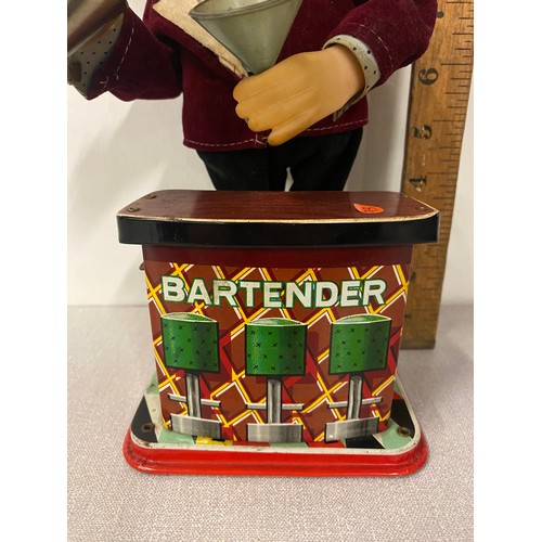 289 - Vintage 1960's Charlie Weaver bartender tin plate battery operated toy. 11.5