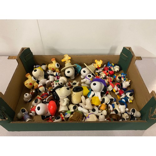 84 - Large collection of vintage Snoopy McDonalds toys.