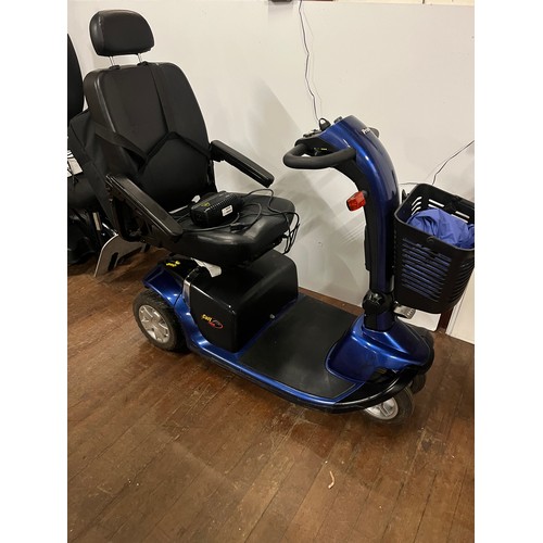 57 - pride colt deluxe 2.0 electric mobility scooter with charger & back back