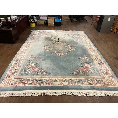 Extra Large oriental style 100% wool rug, 8ft 8