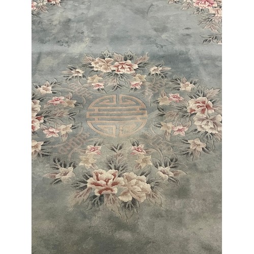 Extra Large oriental style 100% wool rug, 8ft 8