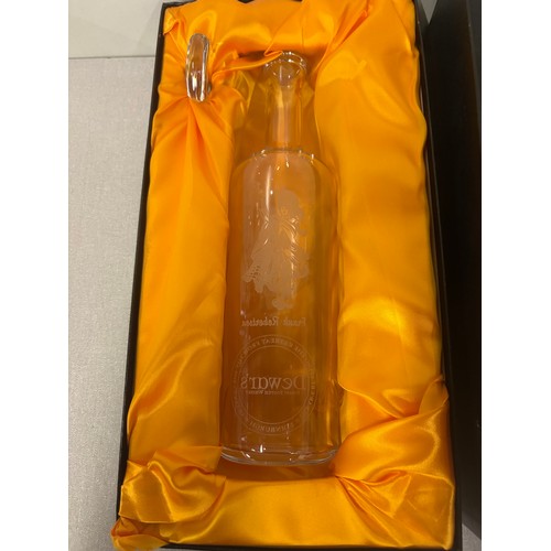 71 - Dewars finest scotch whiskey decanter in fitted box.