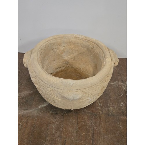 72 - Large leaf design planter. 11.5