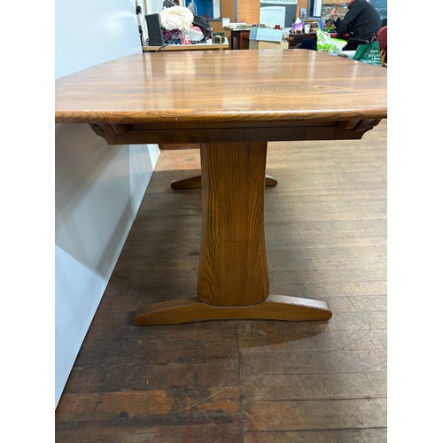 226 - Ercol grand Windsor extending dining table to include 3 leafs, seats 10.