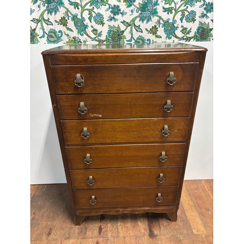251 - Vintage Harris Lebus 6 drawer chest.