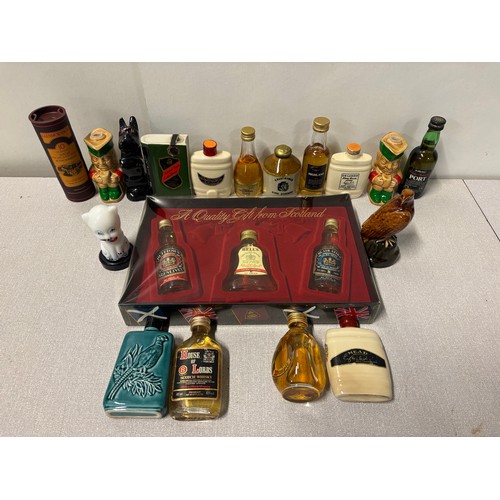 253 - 20 x Whisky/ Liquor miniatures (15 with contents) to include Bells gift set, Dimple, Beneagles etc.