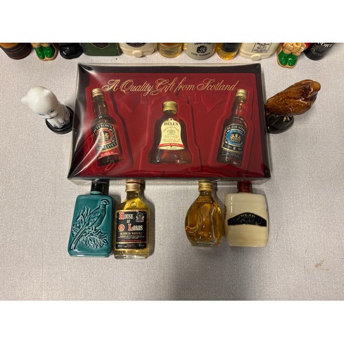 253 - 20 x Whisky/ Liquor miniatures (15 with contents) to include Bells gift set, Dimple, Beneagles etc.