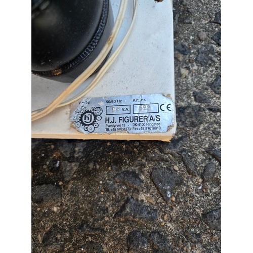 270 - Animatronic Christmas Santa & Band to include Singer, Drummer, Recorder, Guitar & tambourine players... 