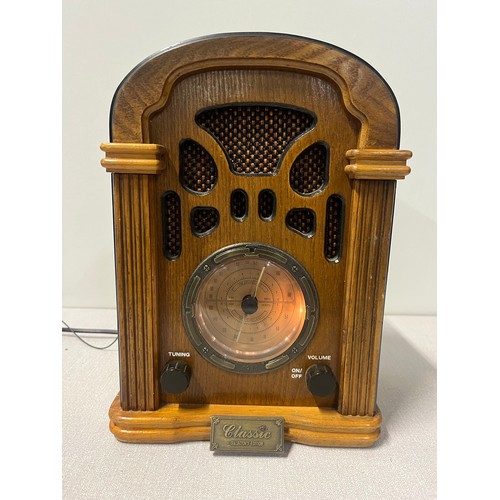 376 - Vintage style radio, 10.5