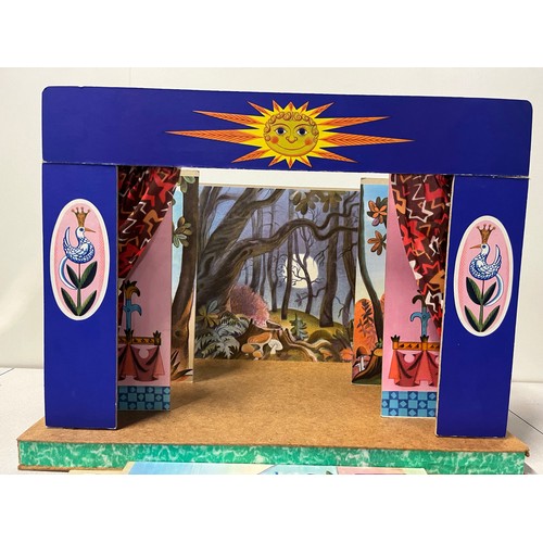 388 - Vintage Heritage collection fantasy puppet theatre with 5 puppets.