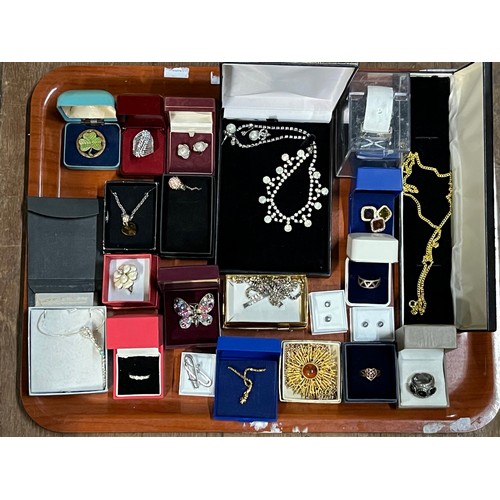 93 - Tray of mixed costume jewellery
