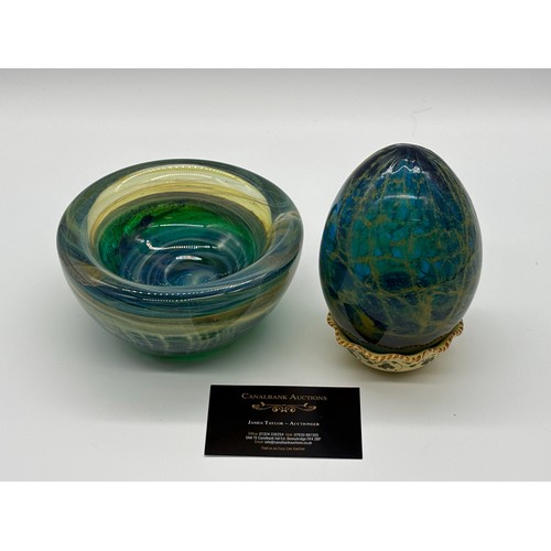 104 - 2 pieces of Mdina glass, tallest is 5.5