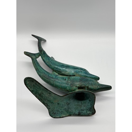 112 - A vintage bronze/brass sculpture of a pair of dolphins 14
