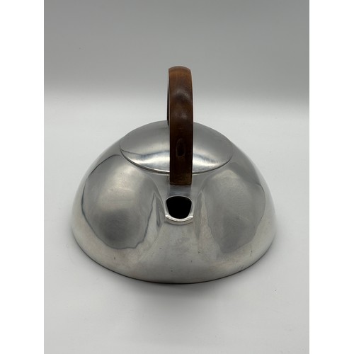 120 - A Picquot ware k3 kettle