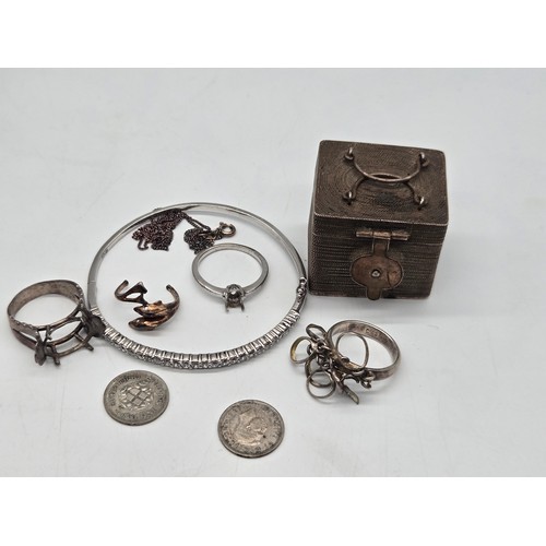 29 - Selection of scrap silver to include fitted filigree chest along with 2 three pence coins etc.