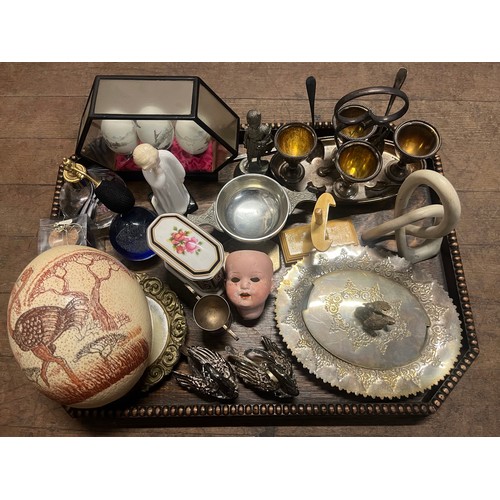 54 - Tray of collectables to include hand painted ostrich egg, plated and crystal swan cruet set and Anti... 