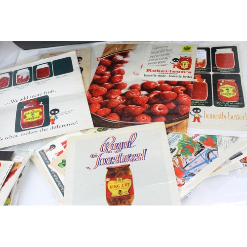 328 - Quantity of Robertson's Jam Golly Advertising Ephemera, Stickers, Paper Bags, Magazine Adverts plus ... 