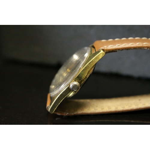 96 - A Gents Omega Geneve Automatic with champagne dial and date window to 3 o'clock, Omega logo to winde... 