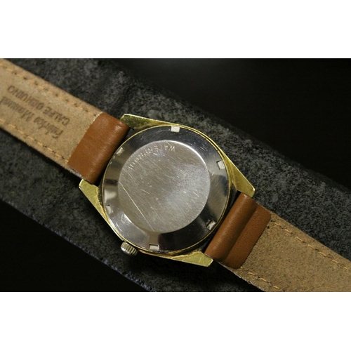 96 - A Gents Omega Geneve Automatic with champagne dial and date window to 3 o'clock, Omega logo to winde... 