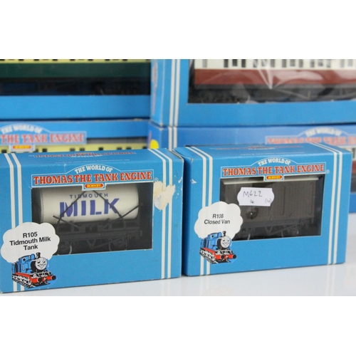 56 - 10 Boxed Hornby OO gauge Thomas The Tank Engine items of rolling stock to include R120 Express Compo... 