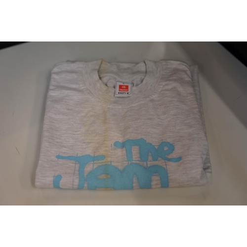 175 - PUNK / MOD - THE JAM - 2 UK PROMO ONLY 2001 T. SHIRTS. Given as PROMO ONLY to promote THE JAM 