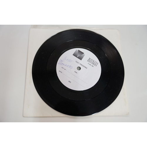 91 - VINYL - . SUEDE - 