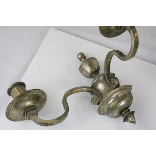 31 - Collection  of Metalware including Copper Kettle, Copper Oil Lamp Base, Carriage Lamp (converted to ... 