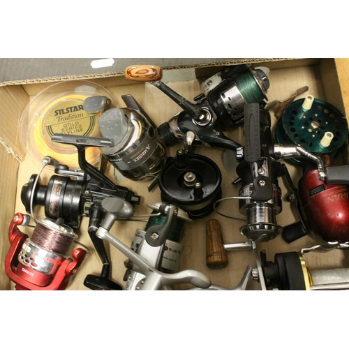 101 - Fishing - Collection of approx. 20 Fishing Reels plus other Fishing Accessories