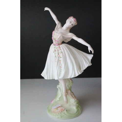 135 - Seven Coalport Ballerina Limited Edition Figures including Fonteyn & Nureyev no. 221, Dame Beryl... 