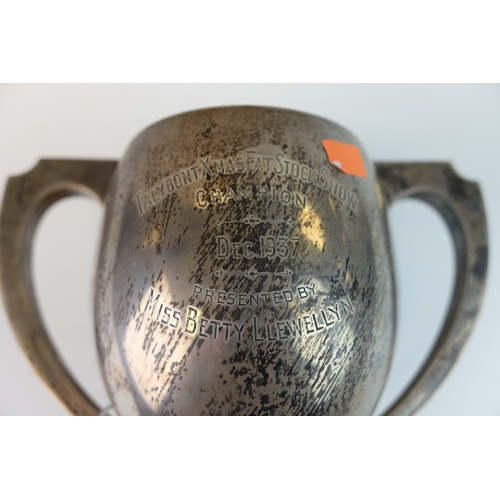 199 - Silver Trophy ' Talybont Xmas Fat Stock Show Champion ' 1937, raised on a Bakelite Stand, Sheffield ... 