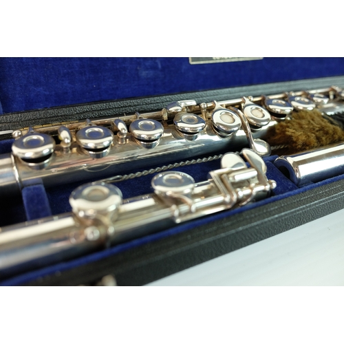 201 - Cased Romilly ' Graduate ' Flute by Rudall, Carte & Co, London, the mouth piece stamped Sterling