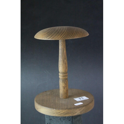 71 - Wooden Wig / Hat Stand, 24cms high