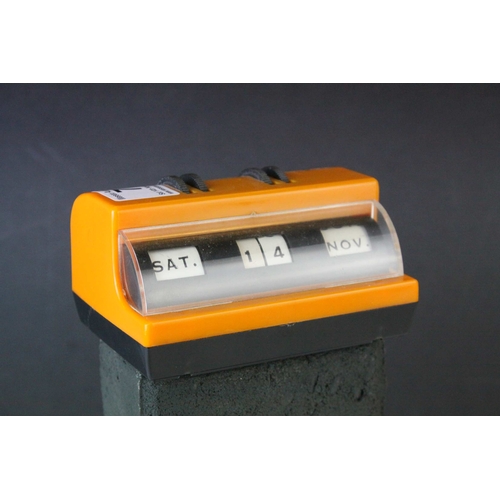 73 - Mid 20th century Retro Orange and Black Plastic Perpetual Desk Calendar, 11cms long