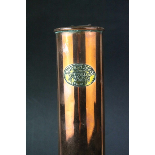 79 - W. Reeves & Co Brewers & Distillers London Copper Hop Measure, 34cms high