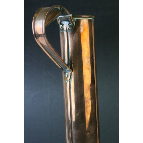 79 - W. Reeves & Co Brewers & Distillers London Copper Hop Measure, 34cms high