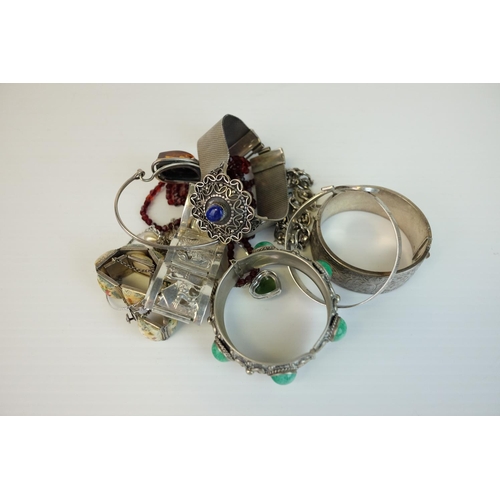 256 - Good Selection of mostly Silver Jewellery including Silver Bangles