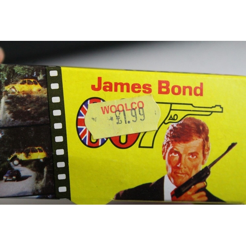 1009 - Two boxed Corgi James Bond 007 For Your Eyes Only Citroen 2CV diecast models, both near mint and wit... 