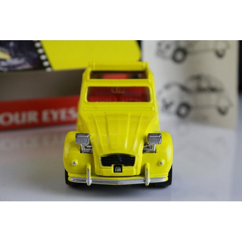 1009 - Two boxed Corgi James Bond 007 For Your Eyes Only Citroen 2CV diecast models, both near mint and wit... 