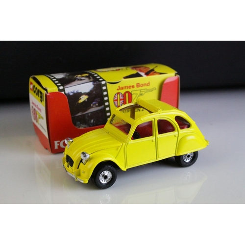 1009 - Two boxed Corgi James Bond 007 For Your Eyes Only Citroen 2CV diecast models, both near mint and wit... 