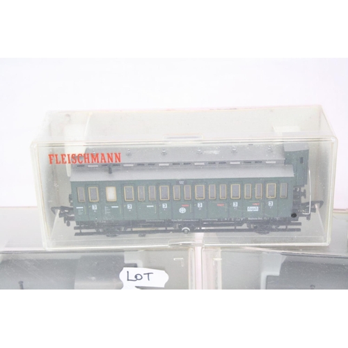 101 - Five cased Fleischmann HO gauge items of rolling stock to include 3 x 5301, 5092 & 5094