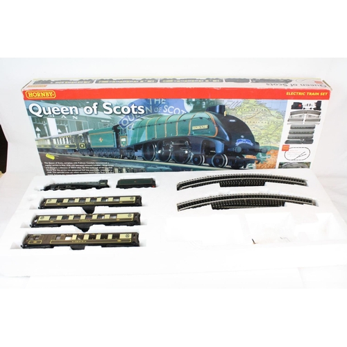 102 - Boxed Hornby OO gauge R1024 Queen of Scots electric train set with Golden Plover locomotive, rolling... 