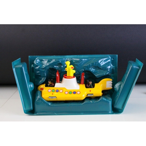 1027 - Boxed Corgi 803 The Beatles Yellow Submarine diecast model, diecast excellent, box excellent with or... 