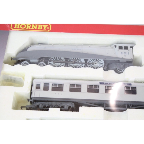 103 - Boxed Hornby OO gauge R2278M The Silver Jubilee Train Pack, complete with certificate, excellent