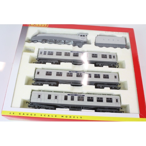 103 - Boxed Hornby OO gauge R2278M The Silver Jubilee Train Pack, complete with certificate, excellent