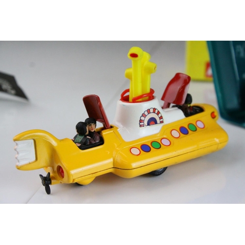 1047 - Boxed Corgi 803 The Beatles Yellow Submarine diecast model, diecast excellent, box excellent with or... 